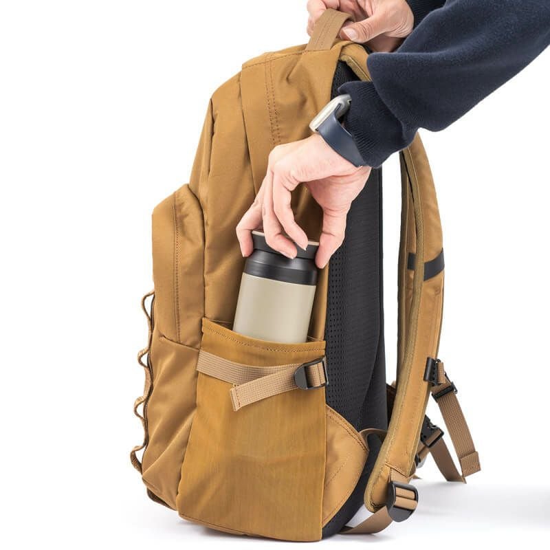 DOD(ディーオーディー) デイパCD 軽量 24L PC収納 デイパック バッ Amazon.co.jp: DOD(ディーオーディー) Lightweight 24L PC Storage