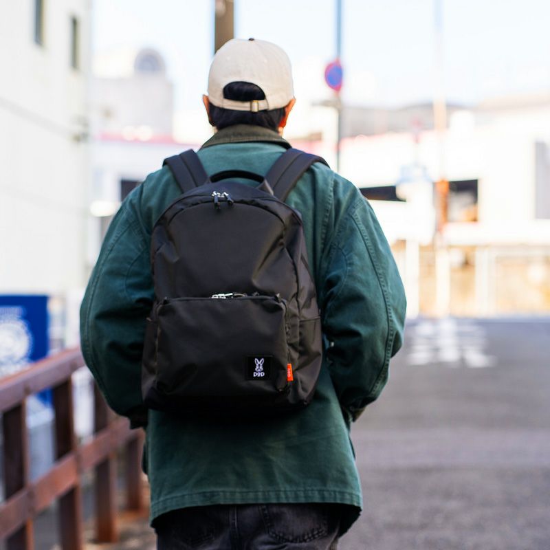 【人気商品】DOD(ディーオーディー) ナニゲニーリュック 軽量 撥水 11ポケ Amazon.co.jp: [ディーオーディー] ナニゲニーリュック 軽量 撥水 11
